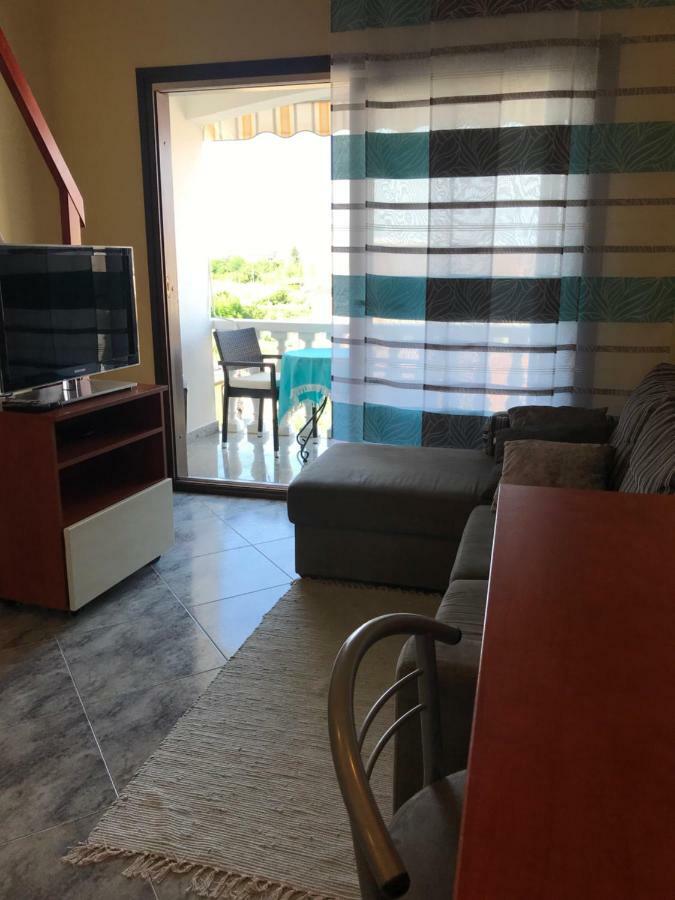 Studio Apartman Lorenzo 우마그 외부 사진